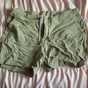 Columbia Omni-Shield Tan shorts